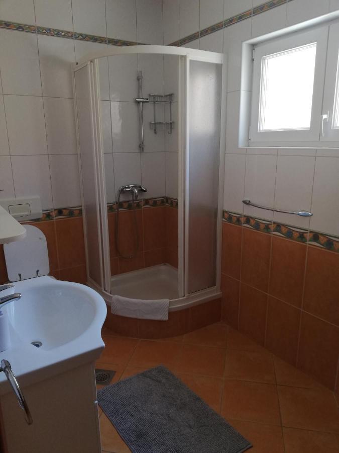 Apartmani Danijela Tomicic Lopar Eksteriør billede